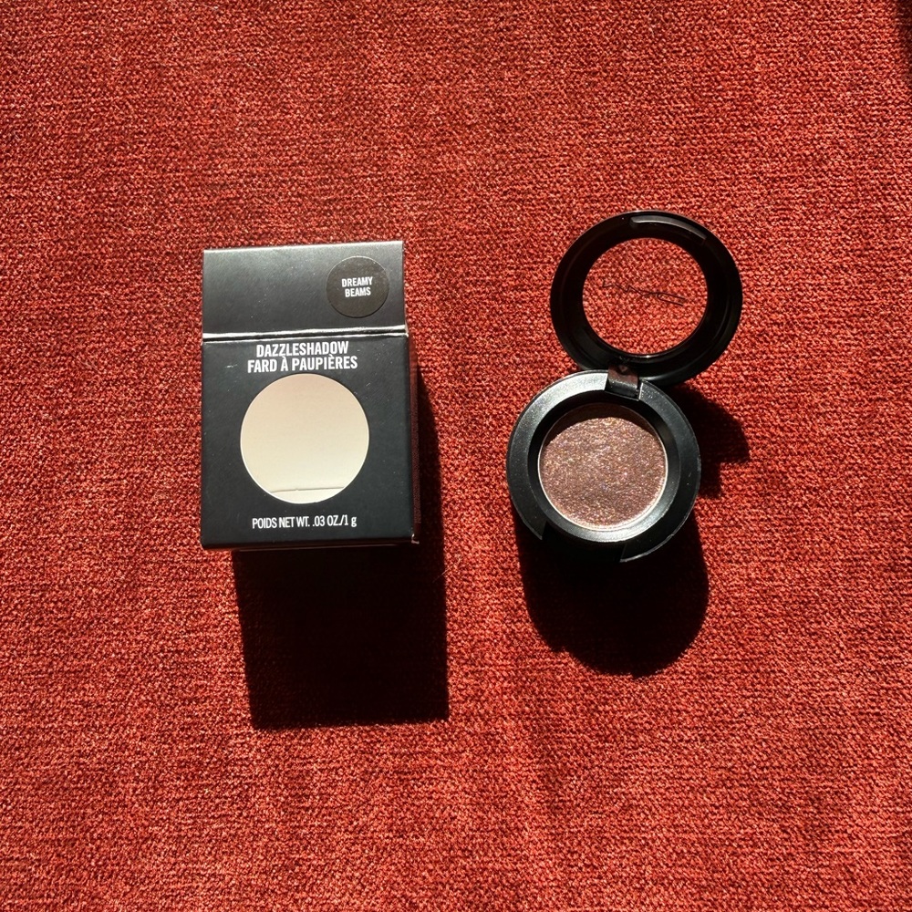 MAC “Dreamy Beams” Dazzleshadow